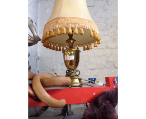 TABLE LAMP