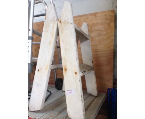 SMALL STEP LADDERS