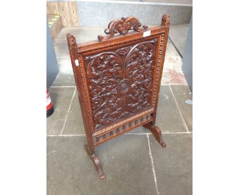 CARVED OAK FIRE SCREEN . W48CM