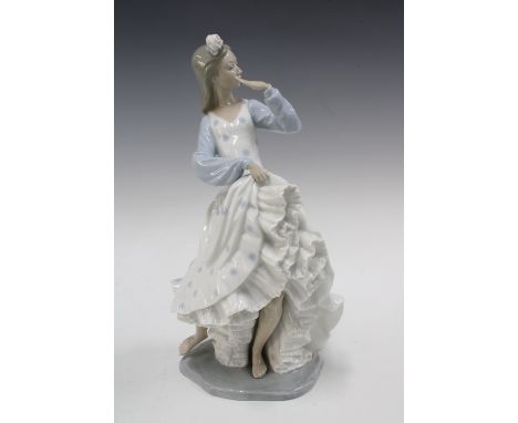 Nao by Lladro Daisa Spanish Dancer figure, 19 x 34cm. 