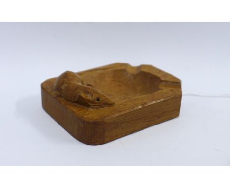 ROBERT 'MOUSEMAN' THOMPSON (1876-1955) oak ashtray, 10cm 