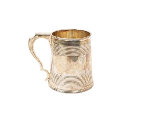 Late Victorian silver pint mug of tapering form, with two bands of reeded decoration and angular handle (Sheffield 1901) Jame