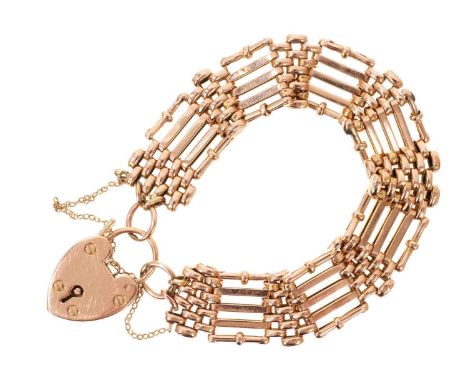 Edwardian 15ct rose gold gate bracelet with padlock clasp, approximately 17cm.Weighs approximately 25.7 grams