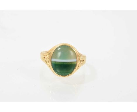Victorian gold and green banded agate signet ring in gold setting, ring size R.Not hallmarked, appears to 18ct, repair to sha