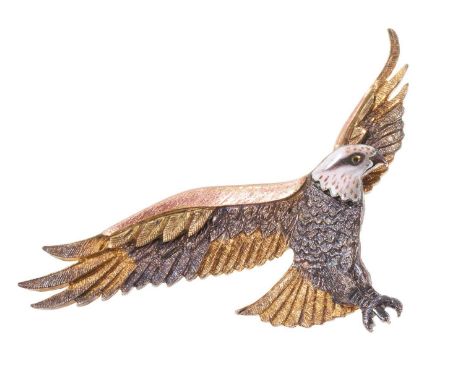 Good quality gold and enamel Osprey brooch with finely enamelled headband textured and engraved three-colour gold plumage, ma