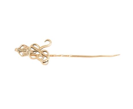 H.M. Queen Elizabeth The Queen, fine gold crowned ER cypher presentation stick pin, 5.1cm