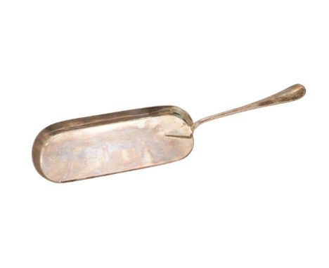 George V silver crumb scoop, in original fitted case (Sheffield 1915) Mappin &amp; Webb. All at approximately 7ozs. 29.7cm ov