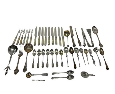 Selection of miscellaneous silver cutlery, flatware and other items (various dates and makers). Approximately 12ozs weighable