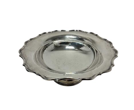 George V silver fruit bowl. with shaped rim. on a circular pedestal base (Chester 1917) Barker Brothers. All at approximately
