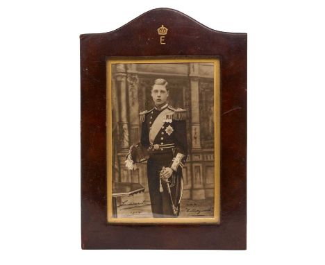 H.R.H. Edward Prince of Wales (later H.M. King Edward VIII and Duke of Windsor) fine signed presentation photograph of the Pr