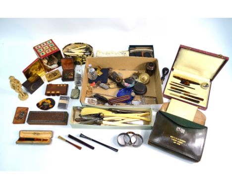Various collectables, including silver-handled and other button hooks, shoe horns and glove stretchers, cigarette holders, le