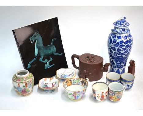 A quantity of Chinese Ceramics, comprising: a Yixing teapot and cover, 18 cm wide; a blue and white vase and cover, 26 cm hig