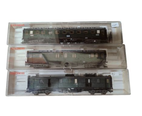 3 X FLEISLHMANN MODEL RAILWAY CARRIAGES 
