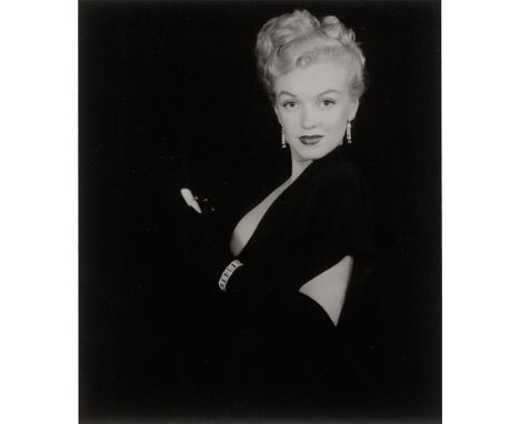 Clark, Edward -- Marilyn Monroe. 1950/printed later. Gelatin silver print. 27 x 22,7 cm (35,5 x 27,8 cm). Signed, titled and 