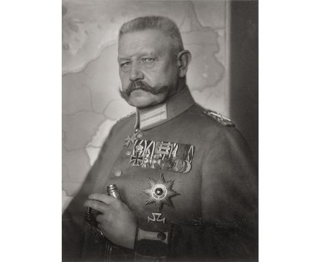 Perscheid, Nicola -- Portrait of Generalfeldmarschall Paul von Hindenburg. 1915. Vintage gelatin silver print. 22,5 x 17 cm. 