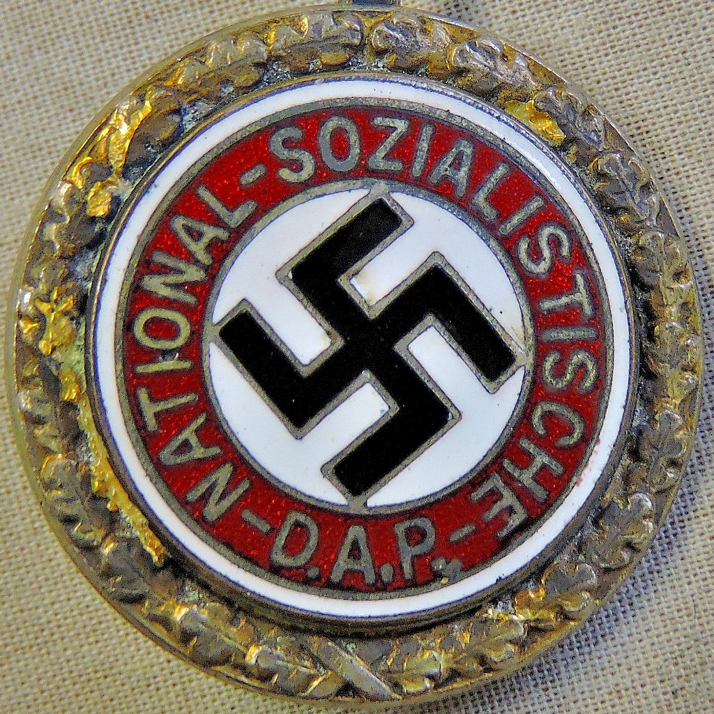 German Wwii Nazi Party Badge, Numbered 30658, Makers Mark: Deschler 