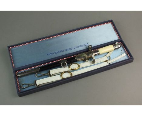 Polish Air Force Officer's dress dagger with hanger, Polish eagle to the top of the pommel, celluloid grip, 'S' style guard a