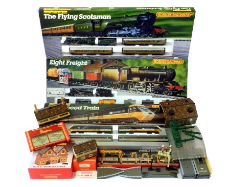 Hornby 00 Flying Scotsman, High Speed Train and 8F Train sets and Accessories: LNER Flying Scotman 4-6-2 locomotive and tende