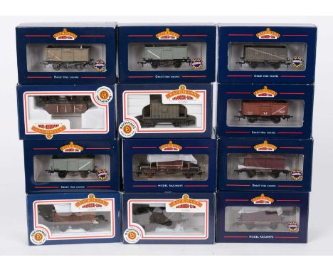Bachmann 00-gauge freight stock, various, boxed.