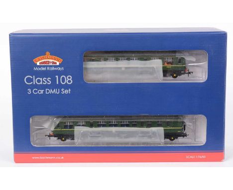 Bachmann 00-gauge class 108 three car DMU set, 32-913, boxed. 50-100