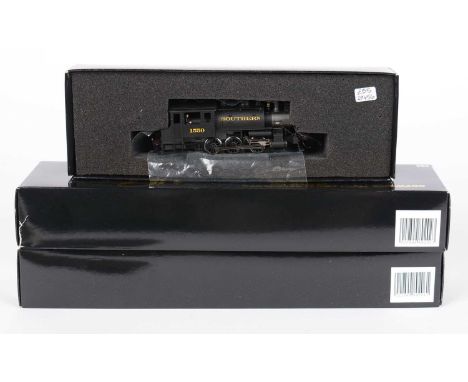 HO-gauge American-Outline 0-6-0 saddle tank switcher and two New Haven coaches no  89202 &amp; 89206 by Spectrum Bachmann in 