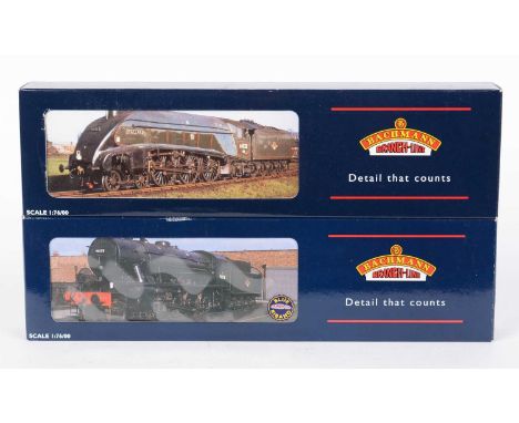 Two Bachmann 00-gauge steam locomotives and tenders, comprising: 31-954A, A4 Sir Nigel; and 32-257, WD2-8-0 Austerity, boxed.