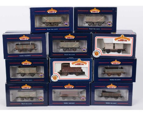 Bachmann 00-gauge freight stock, various, boxed.