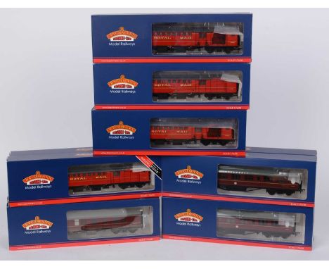Fourteen Bachmann 00-gauge coaches and cars, various, boxed.