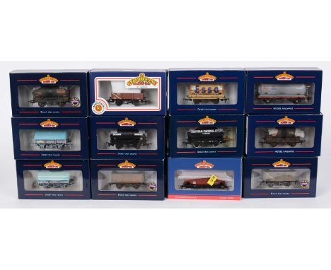 Twenty Bachmann 00-gauge wagons, various, boxed.