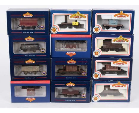 Bachmann 00-gauge freight stock, various, boxed.