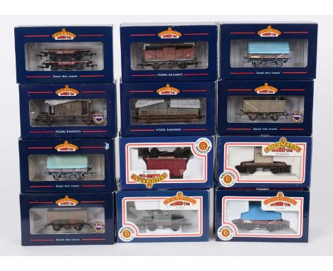 Bachmann 00-gauge freight stock, various, boxed.