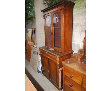 A mahogany Chiffonier/bookcase, 78" high, the base 37" x 18".
