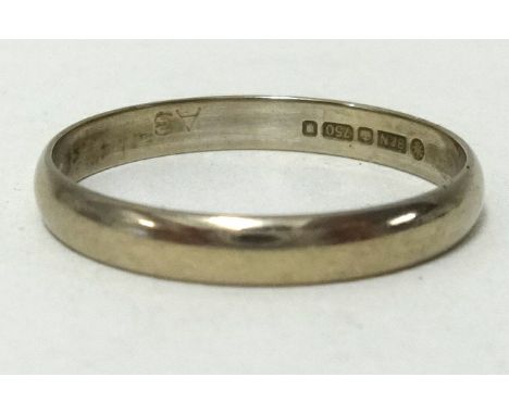 A 18ct white gold wedding band, approx 2.2gms, ring size R