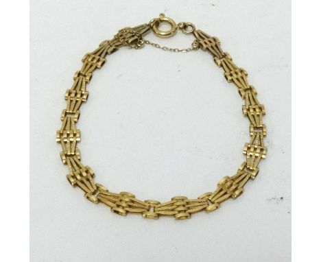 A 9ct gold gate bracelet approx 6.1gms.