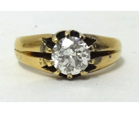 An antique 18ct diamond solitaire ring set with a old brilliant cut diamond of approx 1.00cts, ring size Q1/2