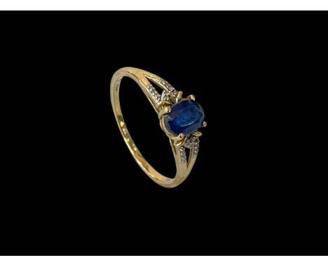 10k/9carat gold, sapphire and diamond ring, size S.