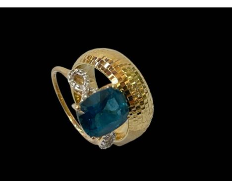 9 carat gold band ring and blue gem ring (2).