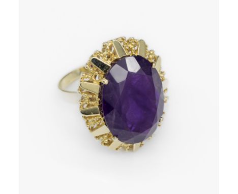 14 kt Gold Ring mit Amethyst, GG 585/000,   ovalfacett. Amethyst ca. 19.0 ct, ca. 10.9 g, RW 5514 kt gold ring with amethyst 