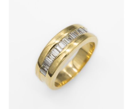 18 kt Gold Diamant-Ring,   GG 750/000, 15 Diamant-Baguettes zus. ca. 0,72 ct Weiß/lupenrein-vs (1 Stein m. Kerbe), total ca. 