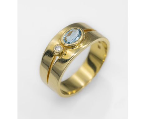 14 kt Gold Aquamarin-Brillant-Ring,   GG 585/000, Ringschiene mit erhaben gefasstem ovalfacett. Aquamarin ca. 0.40 ct, Brilla