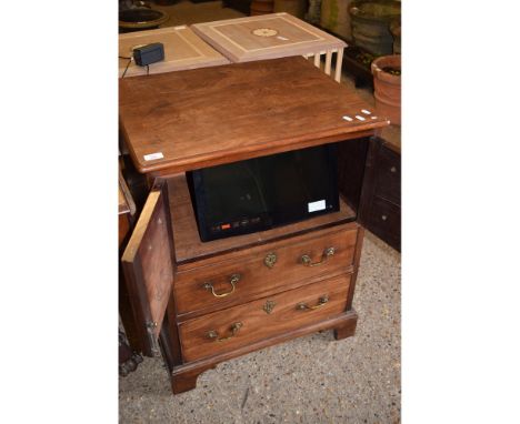 GEORGIAN MAHOGANY CONVERTED COMMODE TO A TV CUPBOARD WITH BUILT IN FLAT SCREEN TV WITH SINGLE FULL WIDTH DRAWER TO BASE WITH 