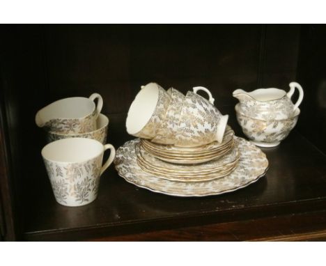 CERAMICS - A collection of 16 various 'Wintern Pattern' pieces to include 2 milk jugs, a sugar bowl, 4 cups, 4 saucers, 4 sid