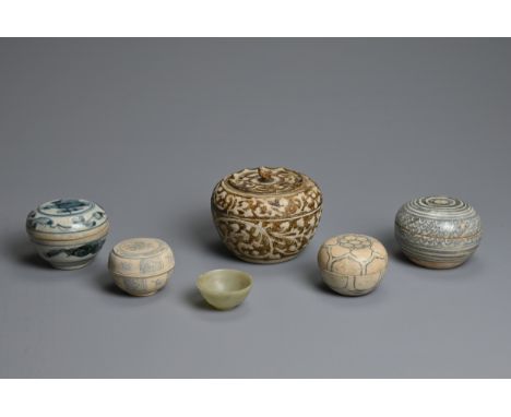 A GROUP OF CHINESE AND SOUTH EAST ASIAN CERAMIC BOXES AND COVERS, 14/15TH CENTURY. Each of circular form to include a Chinese