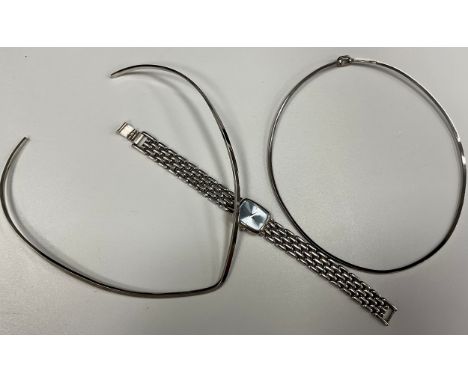 A silver collarette necklace, hook clasp, another open back, a Fox &amp; Simpson 925 silver cased quartz wristwatch, 80.8g gr