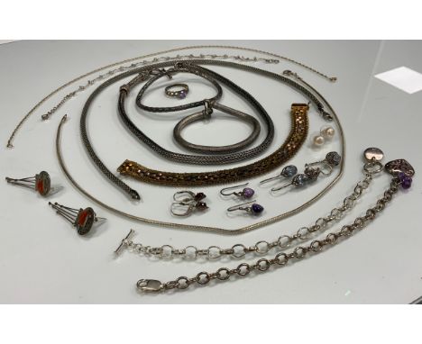 Jewellery - a 9ct gold necklace, 2g;  925 silver QVC necklace, bracelet, etc earrings etc, other unmarked white metal qty