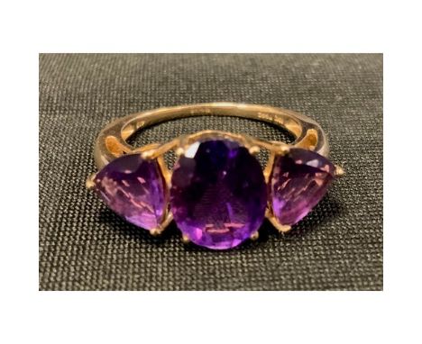 A 9ct gold amethyst dress ring, stamped 10k, TGGC, 417, size N, 2.7g gross.