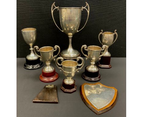 A silver twin handle trophy cup, DD &amp; D Billiards League, The Beaumont Cup, C Division, Aggregate, R &amp; P, London 1924