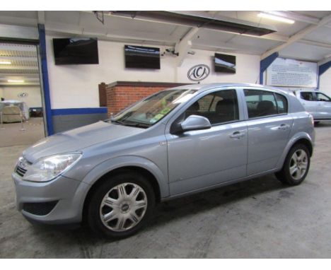 Make &amp; Model: Vauxhall Astra ClubDate of Reg: PJ59 OVEColour: Silvercc: 1598MoT: 18-12-2021Fuel Type: PETROLMileage: 251k