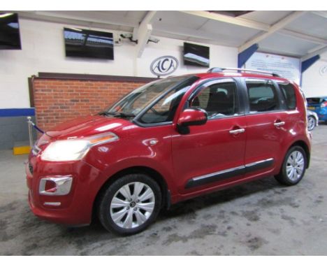 Make &amp; Model: Citroen C3 Picasso ExclusiveDate of Reg: NU13 LNPColour: Redcc: 1560MoT: 27-12-2021Fuel Type: DIESELMileage