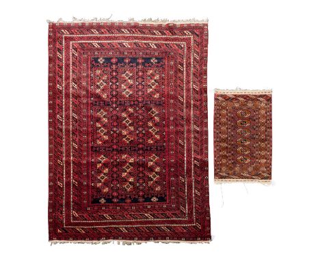  2 Orientteppiche, 20. Jh.. 1 Belutsch, 236x170 cm, mit schwarz und rot geometrisch gemustertem Mittelfeld, und breiter, mehr